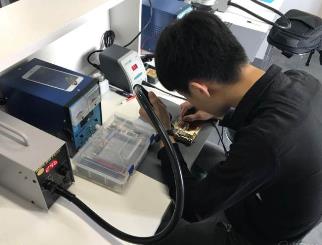 做手机电脑维修赚钱么?学习手机电脑维修一年能赚多少钱？配图