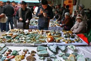 投资珠宝玉石可以赚钱么？珠宝玉石这行业赚钱么？配图