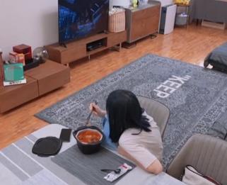 喜欢宅在家里干什么可以赚点零花钱？可以宅在家就能赚钱的方法有哪些？配图